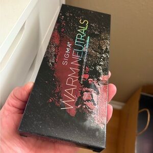 Sigma Beauty Warm Neutrals Eyeshadow Palette Brand New Never Used.